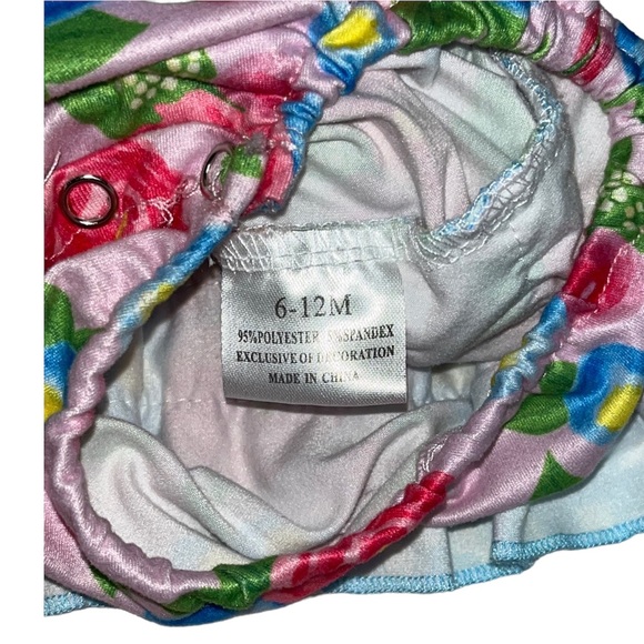 Lace Floral Spaghetti Strap Design Onesie - Picture 2 of 9